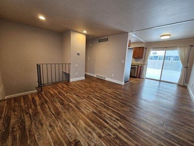 Building Photo - 3654 W 90th Pl