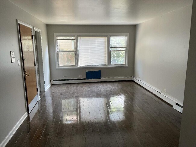 Foto del edificio - 6116 N Hermitage Ave