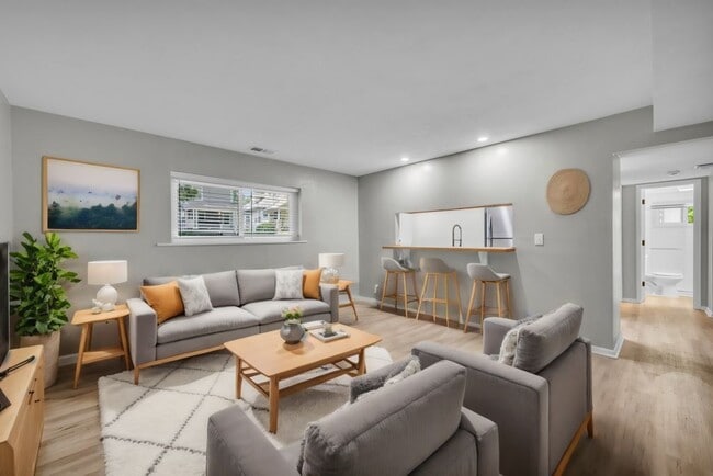 Building Photo - 1132 W 41ST TERRACE