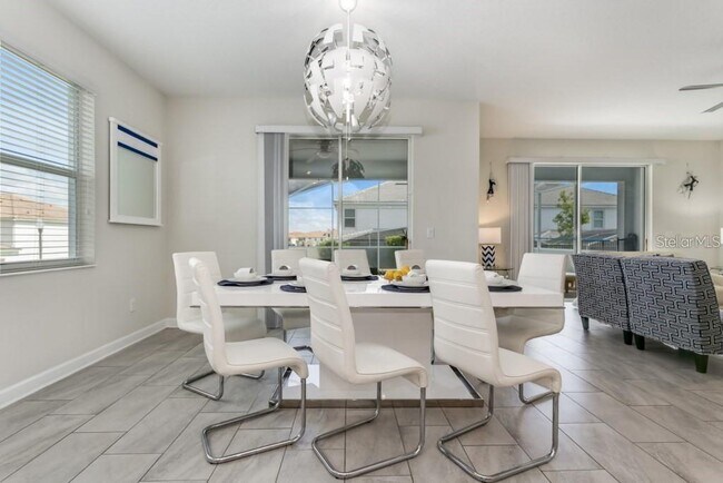 Foto del edificio - 1561 Flange Dr