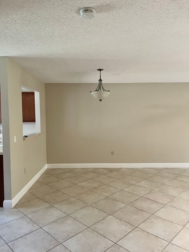 Foto del edificio - Beautiful 2/2 Townhouse in St Cloud!