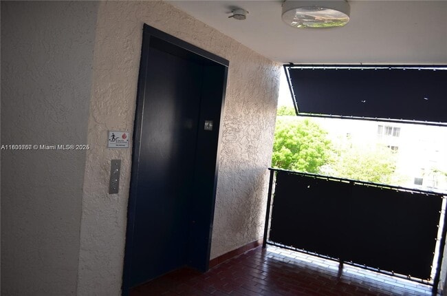 Foto del edificio - 7125 NW 186th St
