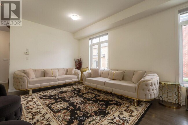 Photo du bâtiment - 2300 Grainger Lp