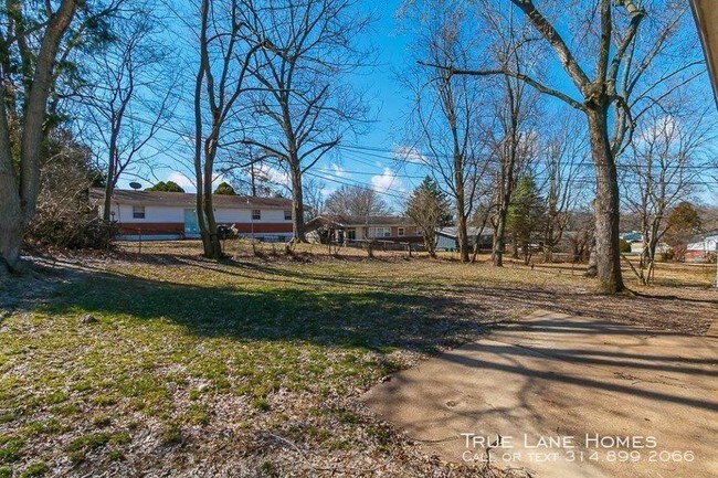 Building Photo - 2506 Linnell Dr