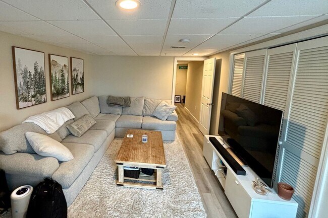 Foto del edificio - 132 Karatzas Avenue