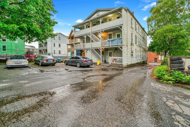 Foto del edificio - 915 S Main St