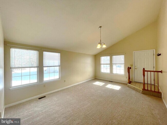 Foto del edificio - 45586 Curley Ct