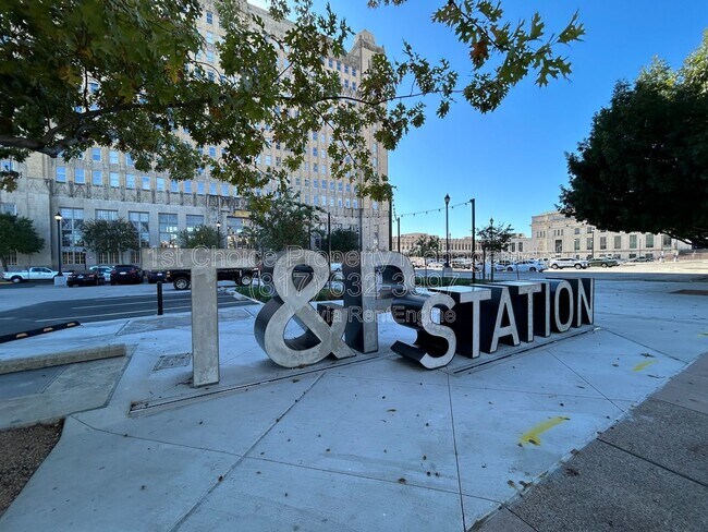 Foto del edificio - 221 W Lancaster Ave