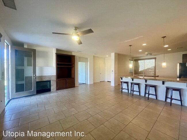 Building Photo - 3 br, 2 bath House - 42103 Revere St