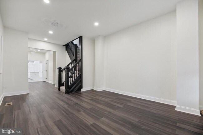 Foto del edificio - 3041 Belmont Ave