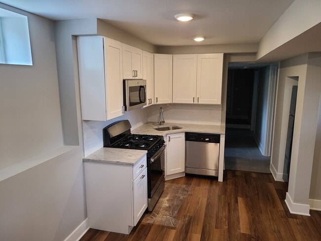 Building Photo - 3549 W Berteau Ave