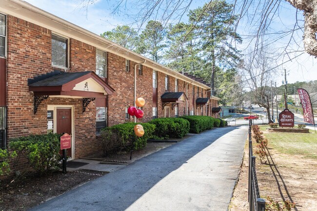 Foto del edificio - Regal Heights