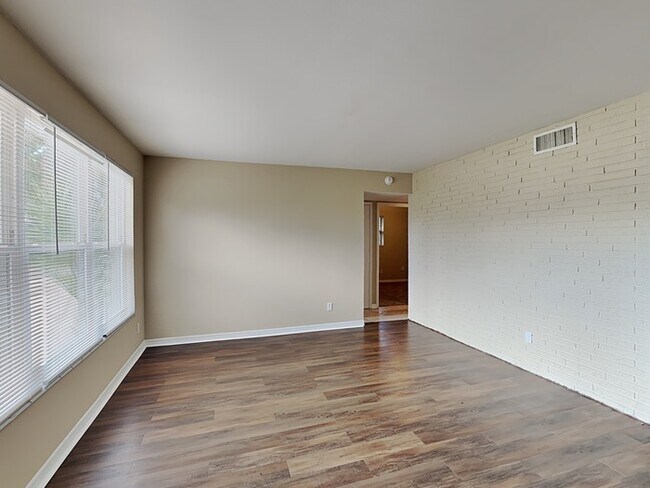 Building Photo - Great Home!