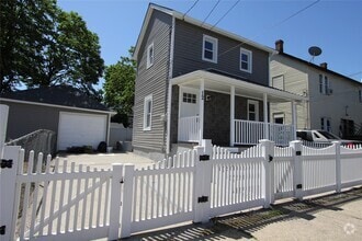 Building Photo - 12 Elm Ave