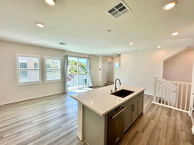 Building Photo - Great 2B/2.5BA Townhome in San Marcos!