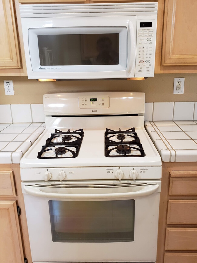 Building Photo - 409 Trailhead Way