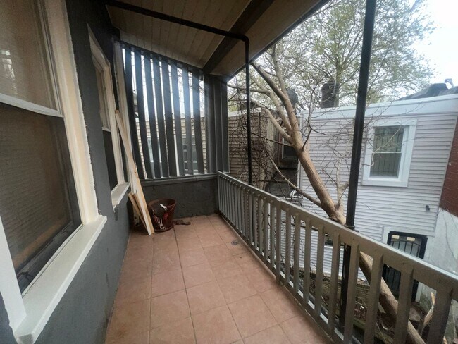 Building Photo - 4914 Lancaster Ave