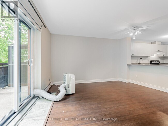 Photo du bâtiment - 2633 Yonge St