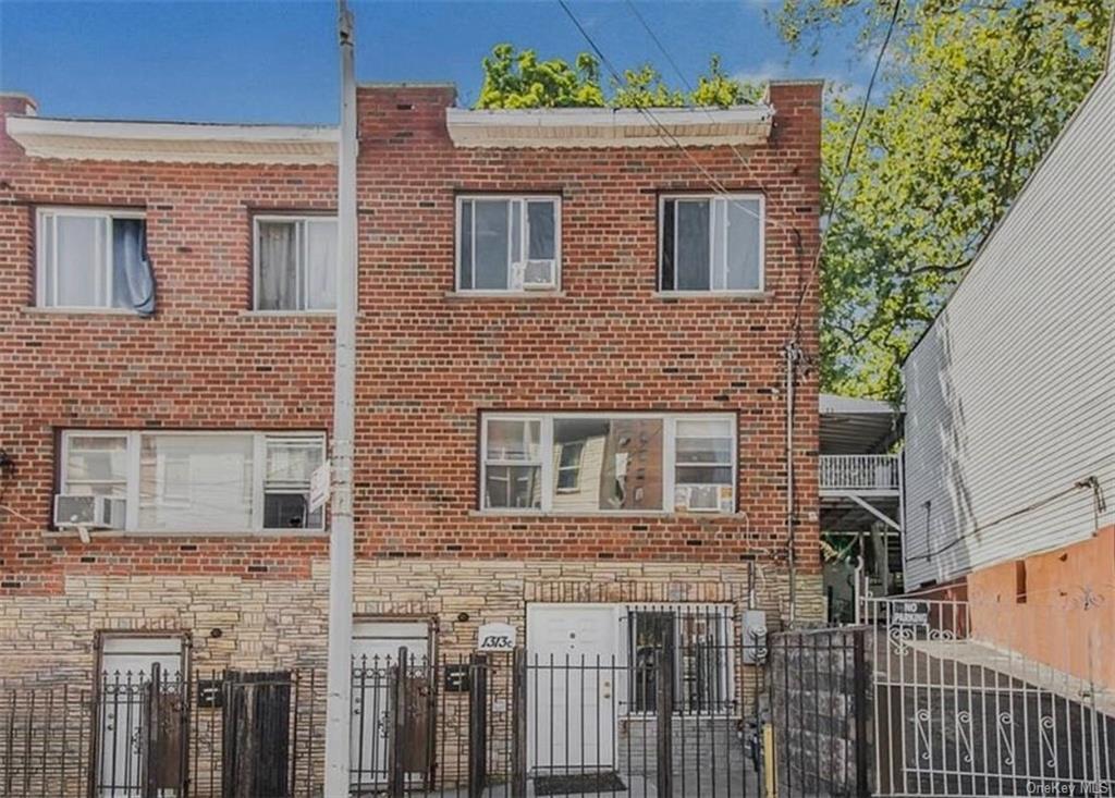 Foto principal - 1313C Clay Ave
