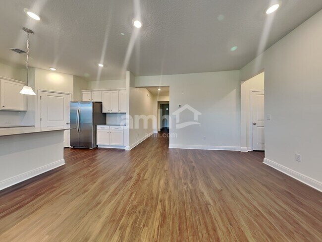 Foto del edificio - 27445 St Andrews Avenue