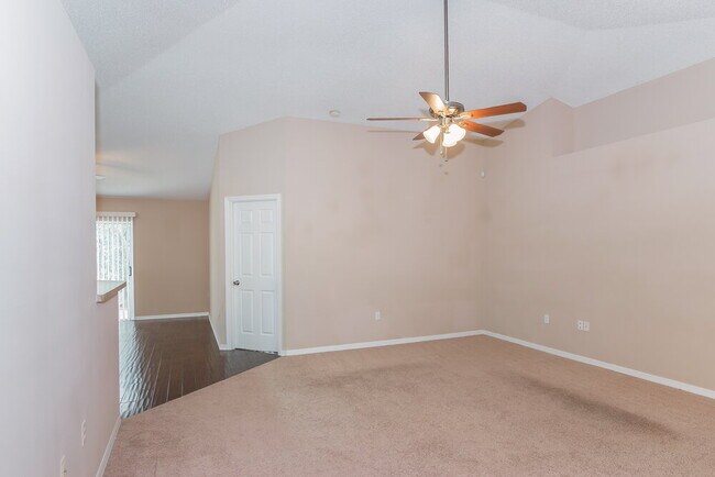 Building Photo - 12538 Bent Bay Trail