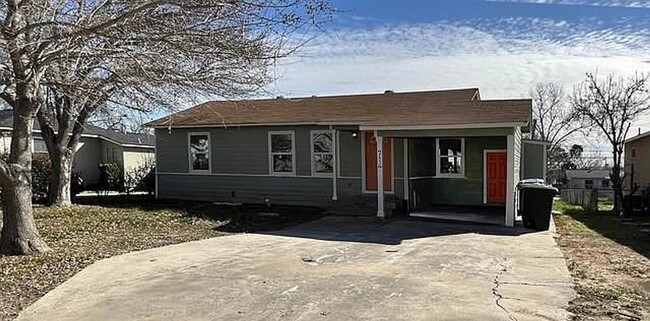 Building Photo - 3Bed/2Bath Renovated Home Available for Le...