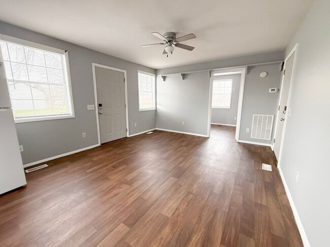 Building Photo - 230 W Jere Whitson Rd