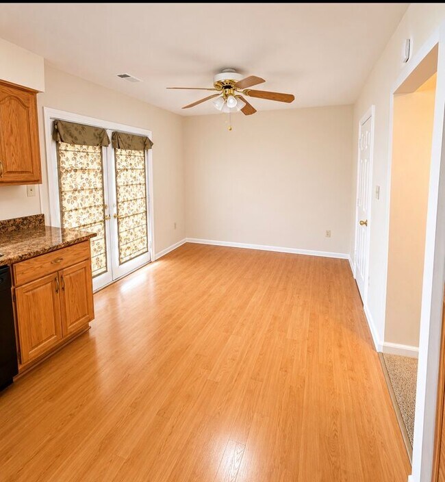 Foto del edificio - 11240 Kettering Pl