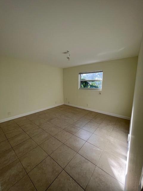 Foto del edificio - 561 NE 21st Ave