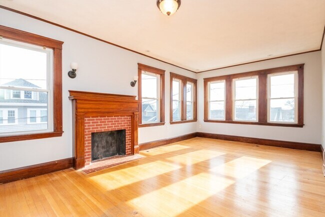Building Photo - 76 Westglow St