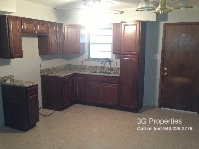 Building Photo - 963 Pebblebrook Dr