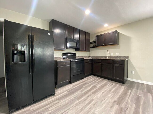 Building Photo - Daytona Beachside Charmer