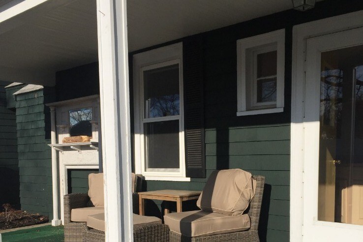Farmer's Porch - 16 Rustcraft Rd
