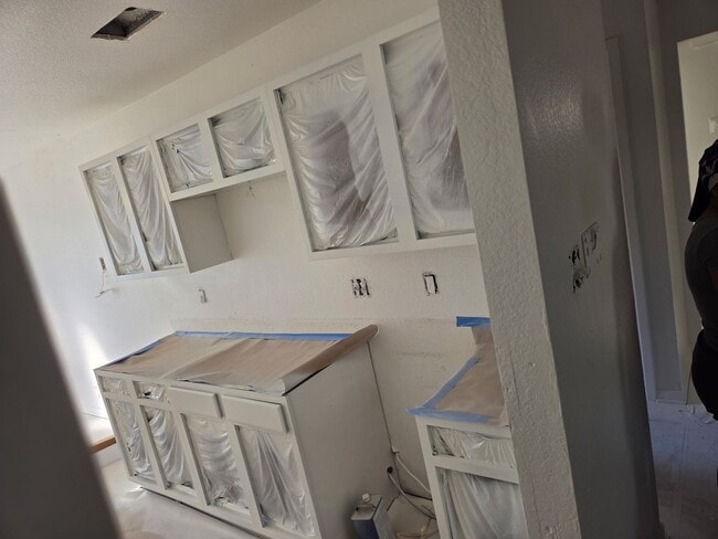 Building Photo - Beautifully Remodeled 4 Bedroom + Office H...