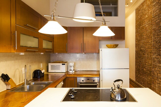 Foto del edificio - 736 Broadway