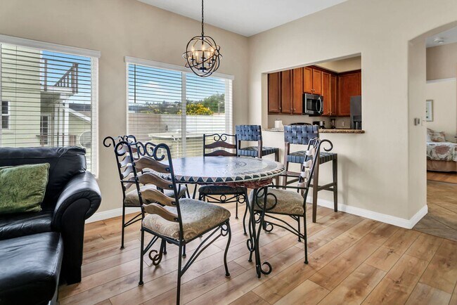 Foto del edificio - 366 Forward St