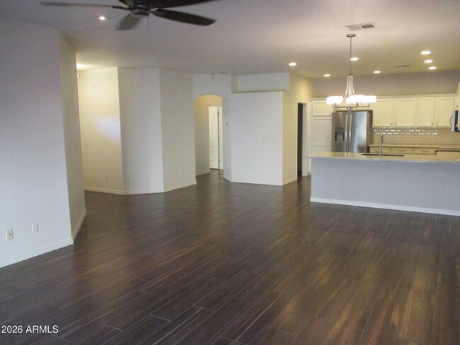 Foto del edificio - 719 N Tangerine Dr