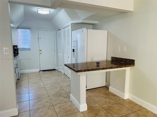 Building Photo - 1950 W 54th St