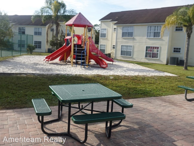 Building Photo - 2 br, 2 bath House - 5015 Laguna Bay Cir #94