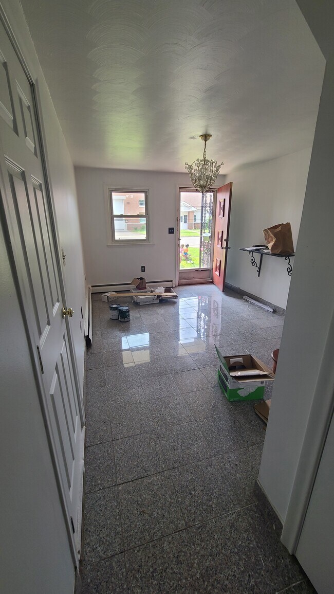 Front room - 115 Graham Rd