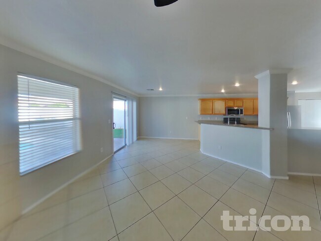 Foto del edificio - 684 Rising Brook Dr