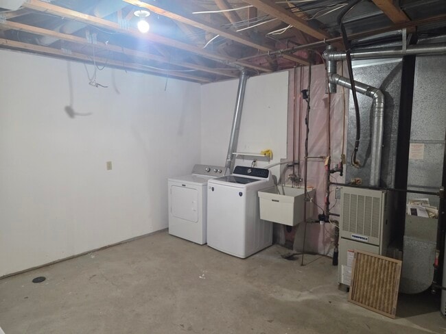 Building Photo - 1607 16th St NE