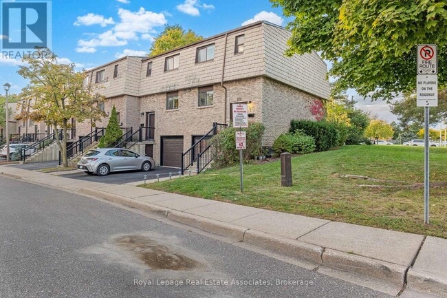 Building Photo - 1536 Sixth Line