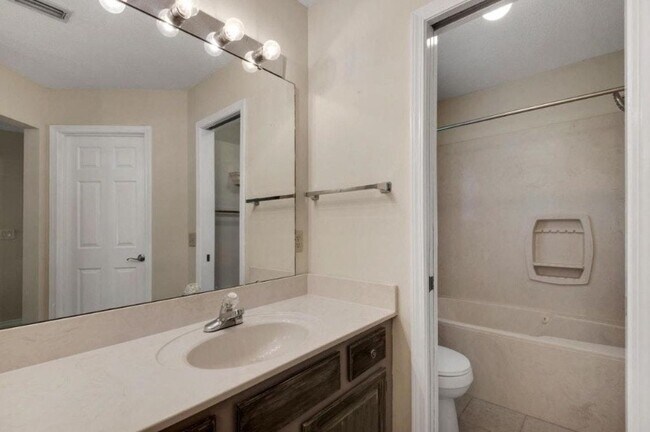 Building Photo - 2014 Mistral Ln E