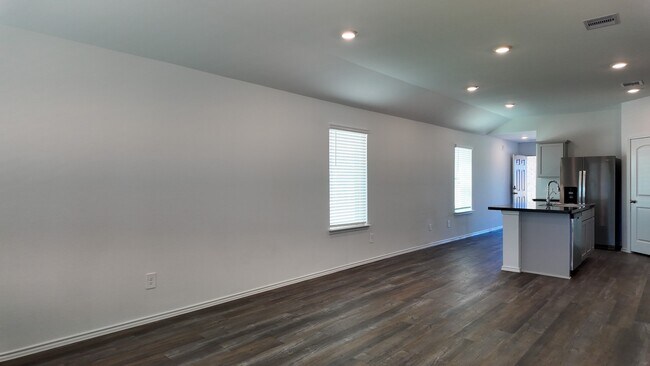 Foto del edificio - 6115 Grove Of Pnes St