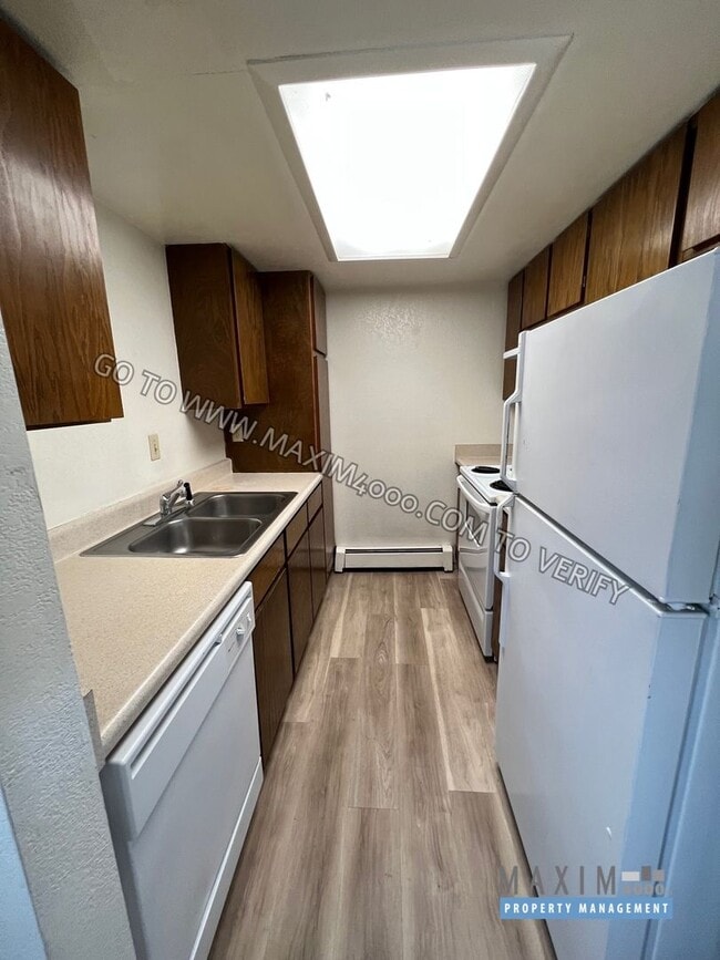 Photo - 1140 Walnut Ave Apartment