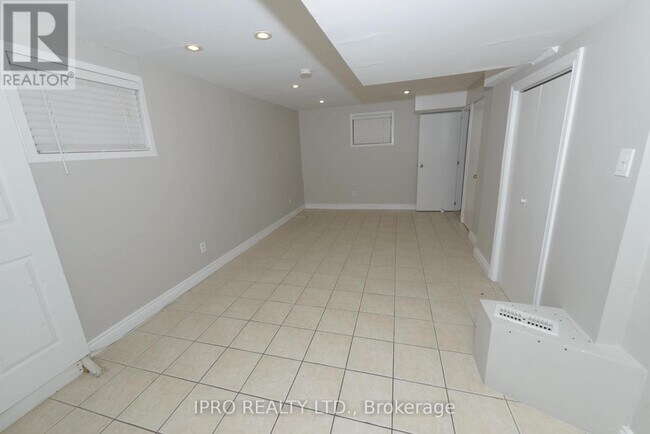 Photo du bâtiment - 3765-3765 Keenan Crescent