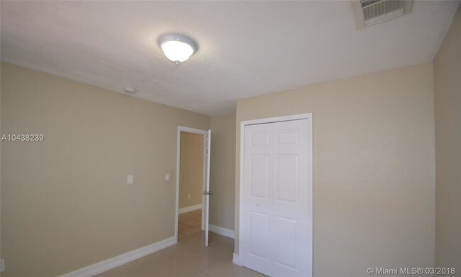 Building Photo - 1747 SW 136th Pl