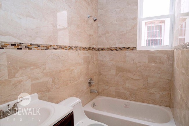 Foto del edificio - 2314 Steinway St