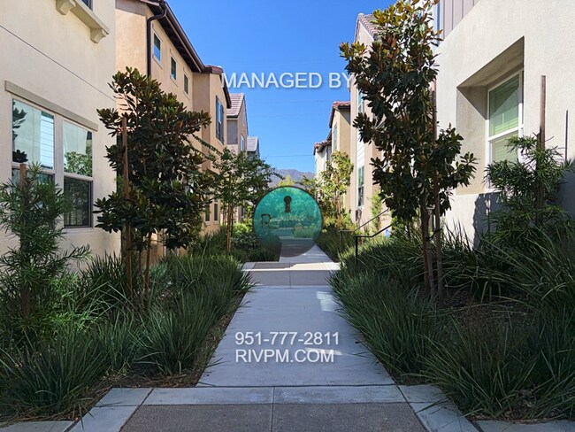 Foto del edificio - DISCOVER YOUR DREAM HOME IN SHADY TRAILS!!...